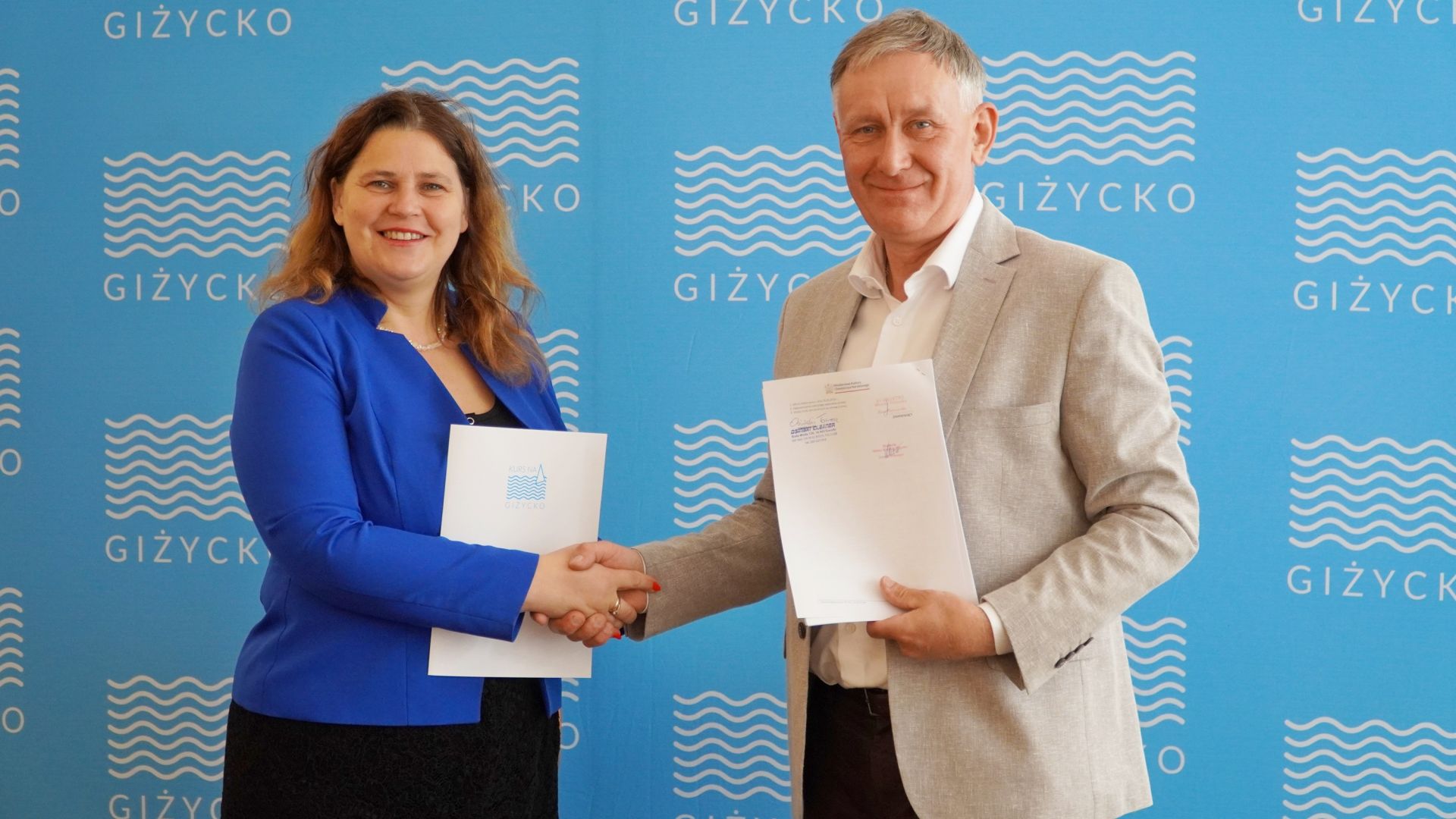 Ewa Ostrowska Burmistrz Giżycka i Tomasz Osiński